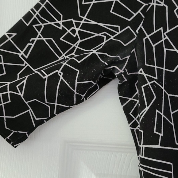 Lularoe Nicole Large - Picture 4 of 4